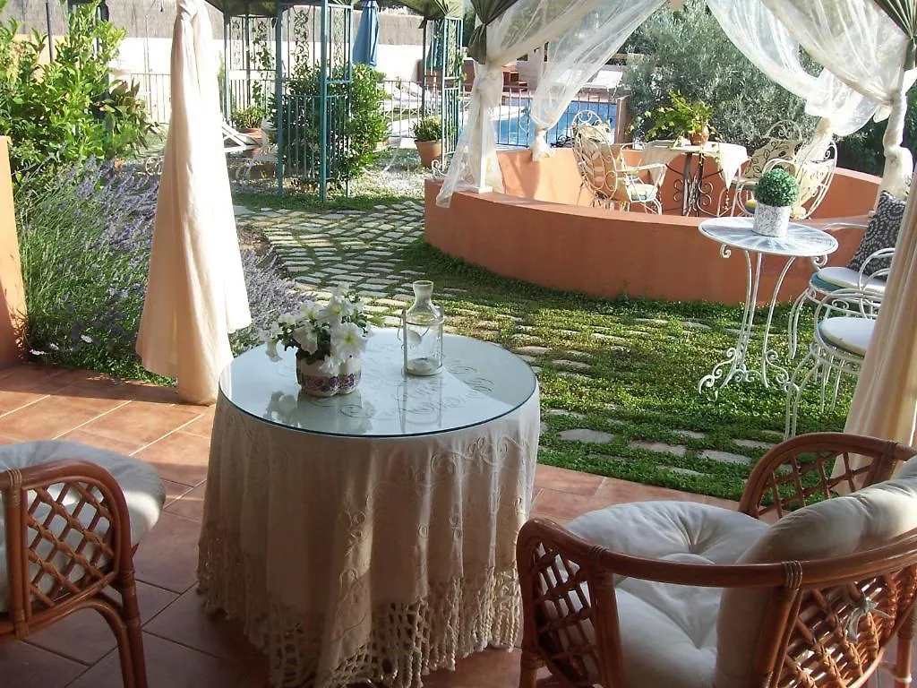 منزل ريفي لا ثوبيا Laurel De La Reina Bed & Breakfast - Boutique