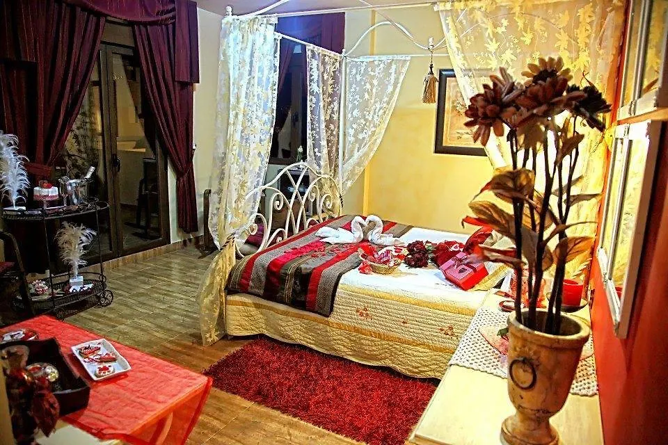 منزل ريفي لا ثوبيا Laurel De La Reina Bed & Breakfast - Boutique