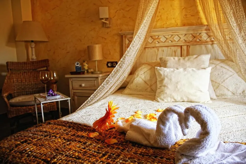 منزل ريفي لا ثوبيا Laurel De La Reina Bed & Breakfast - Boutique